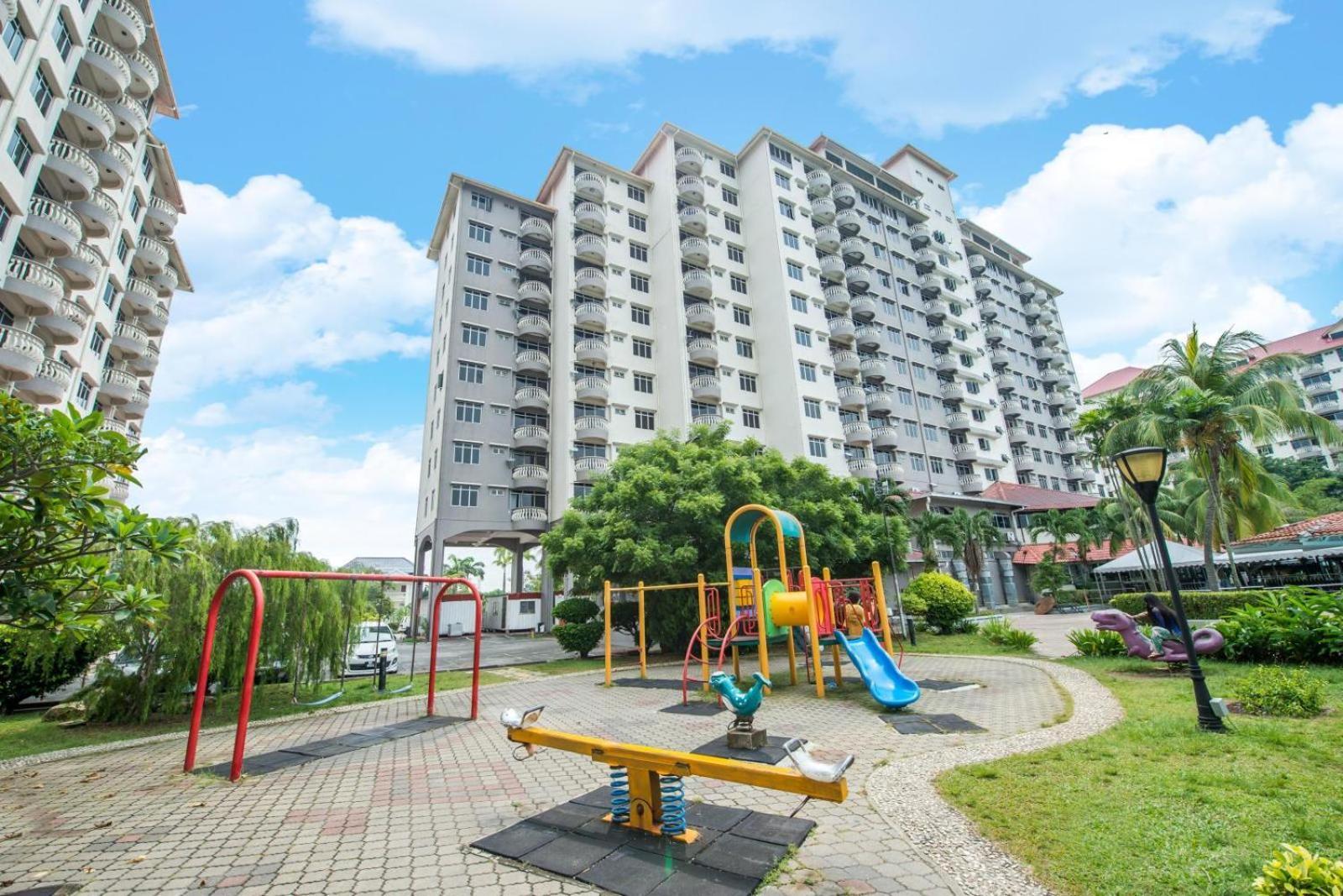 Ruiyas Sea View Condominium Portdickson Port Dickson Eksteriør bilde